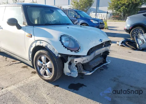 2015 Mini Hardtop Cooper из США, поврежденный, VIN WMWXM5C55F3A59110